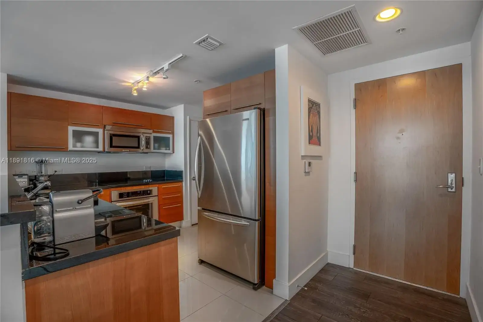 253 NE 2nd St # 3203, Miami FL 33132 photo 5
