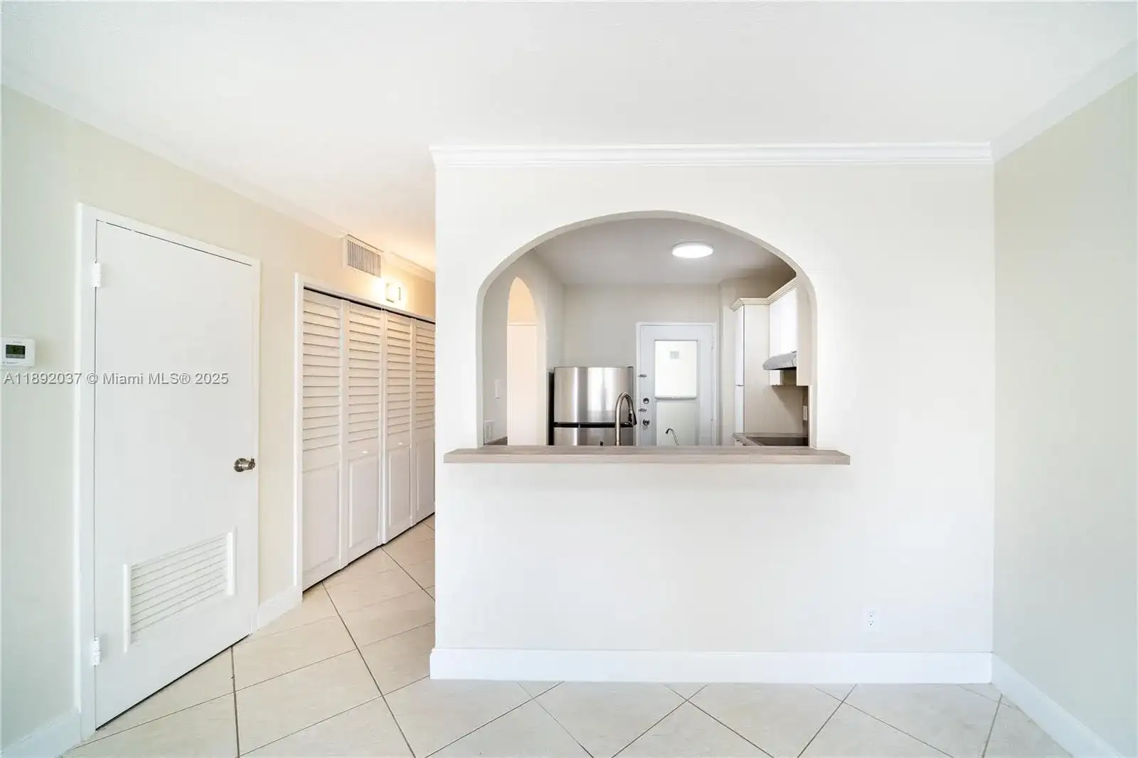 2555 NE 11th St # 310, Fort Lauderdale FL 33304 photo 3