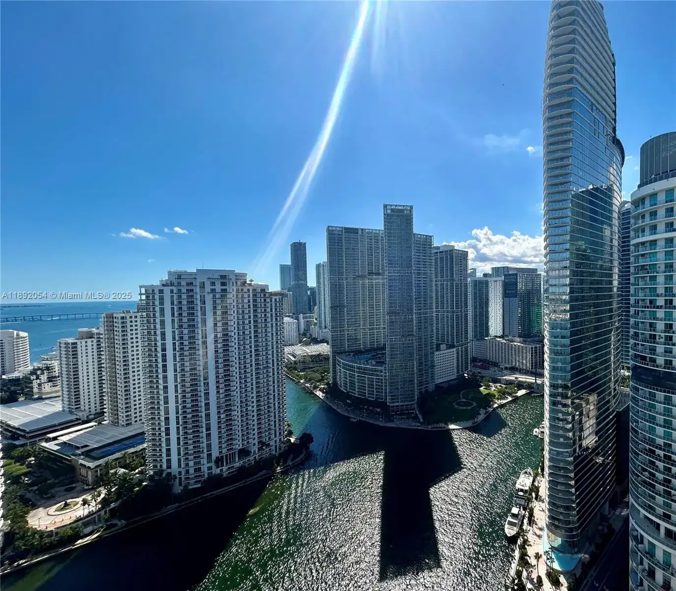 325 S Biscayne Blvd # 3917, Miami FL 33131 photo 2