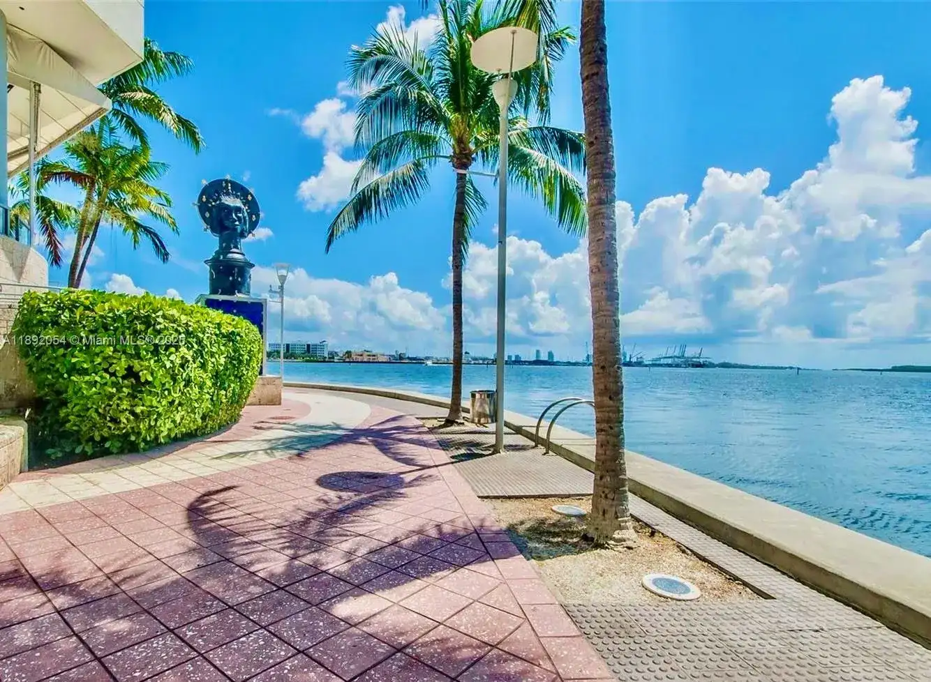 325 S Biscayne Blvd # 3917, Miami FL 33131 photo 3