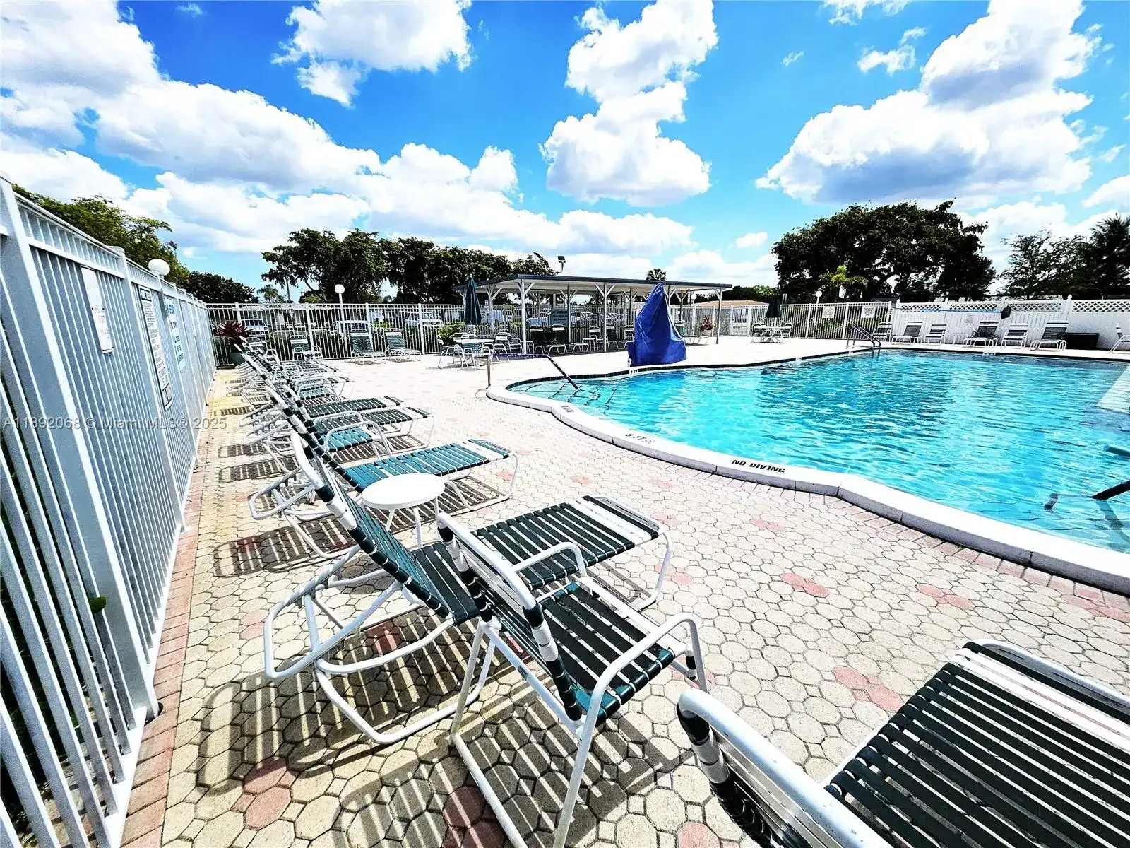 1040 NW 73rd Ter, Margate FL 33063 photo 2