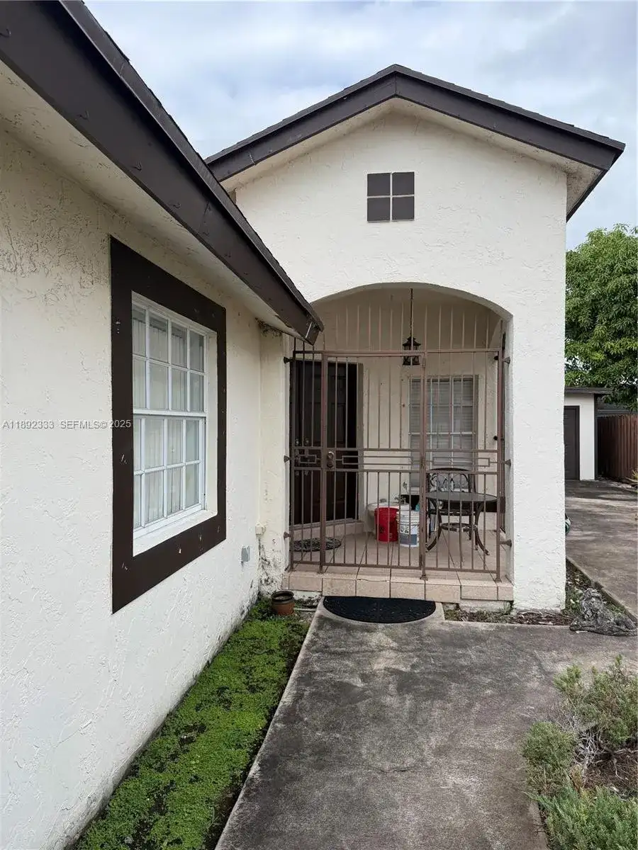 14249 SW 103rd Ter, Miami FL 33186 photo 2