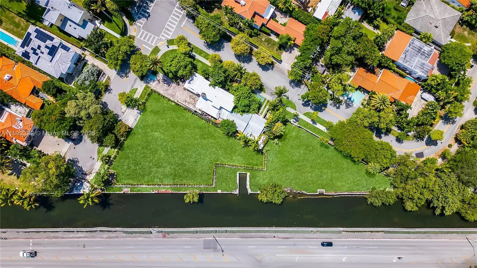 1800 Michigan Ave, Miami Beach FL 33139 photo 2