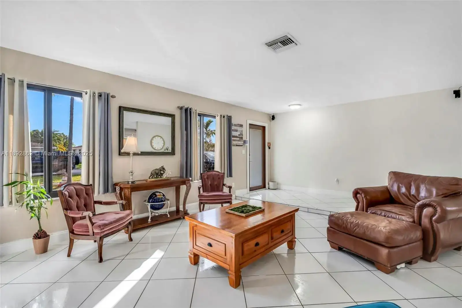 8111 SW 205th St, Cutler Bay FL 33189 photo 4