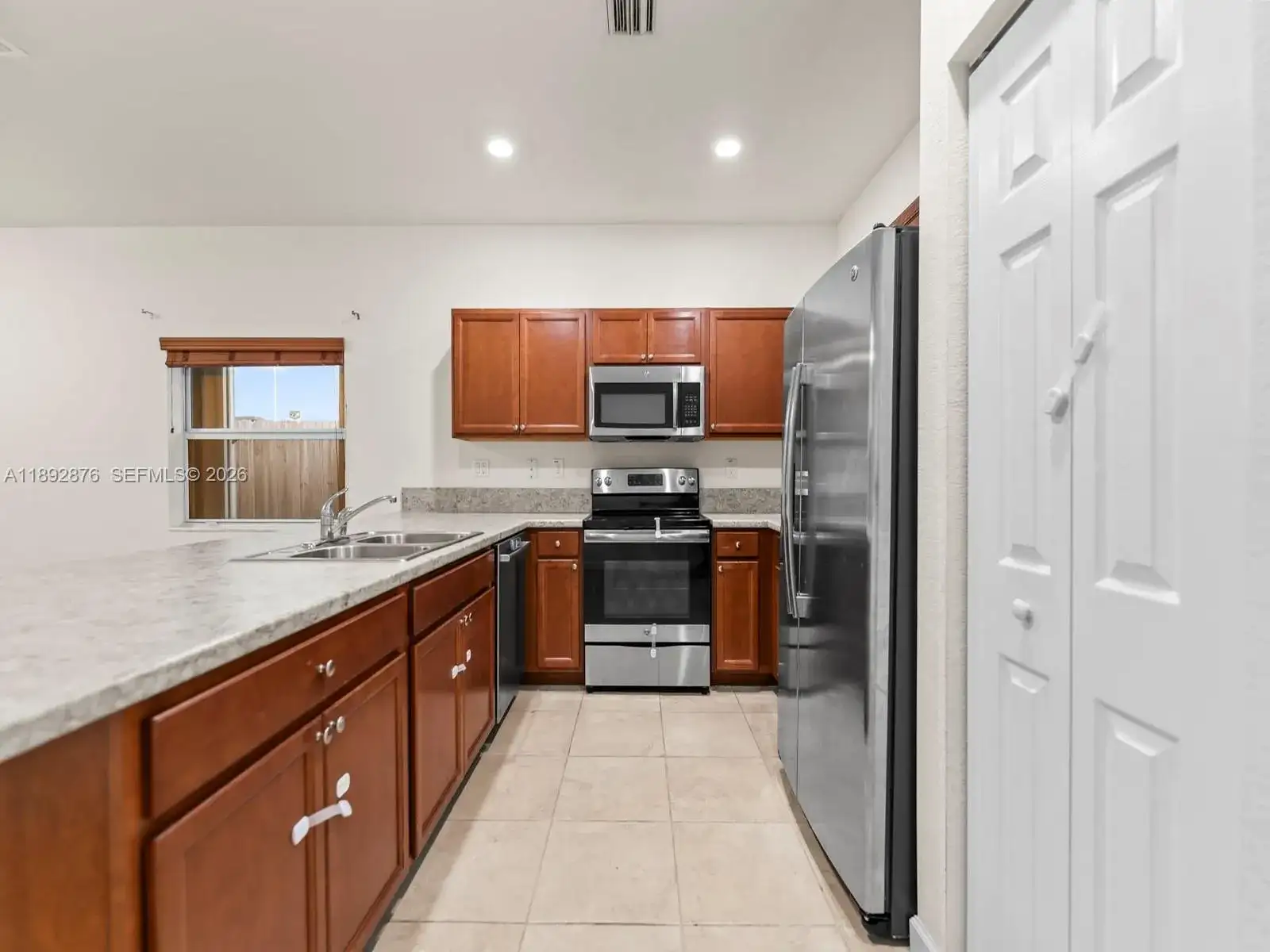 236 SE 32nd Ave, Homestead FL 33033 photo 4