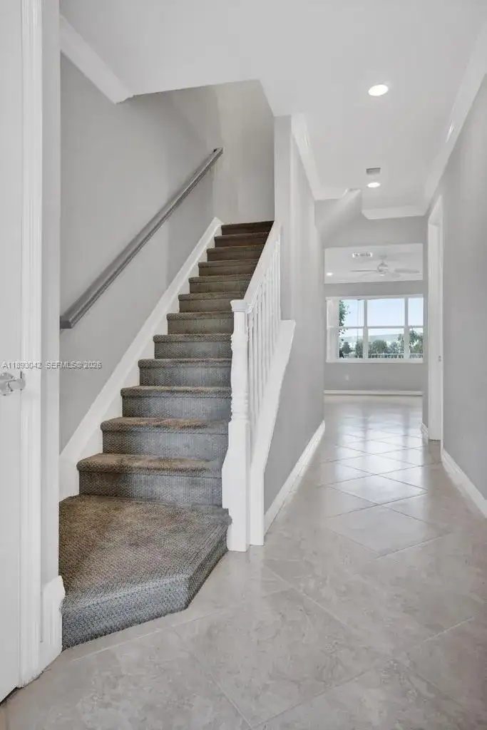 1422 Silk Oak Dr, Hollywood FL 33021 photo 4