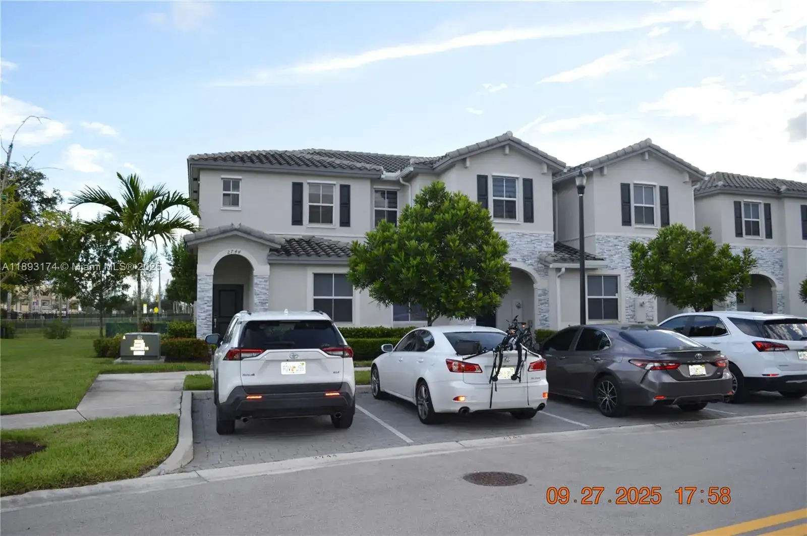 2744 SE 19th St, Homestead FL 33035 photo 2
