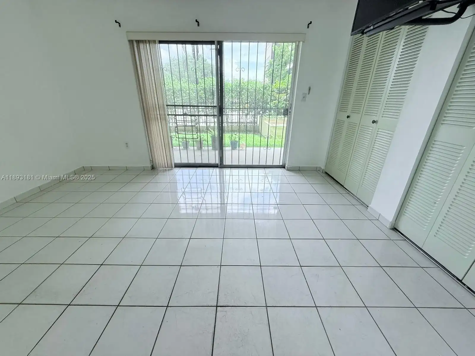 300 NW 42nd Ave # 109, Miami FL 33126 photo 3
