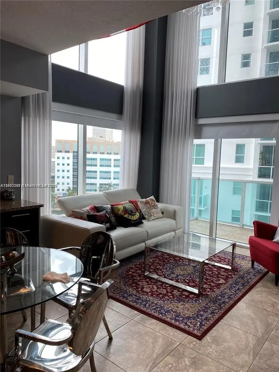 41 SE 5th St # 717, Miami FL 33131 photo 3