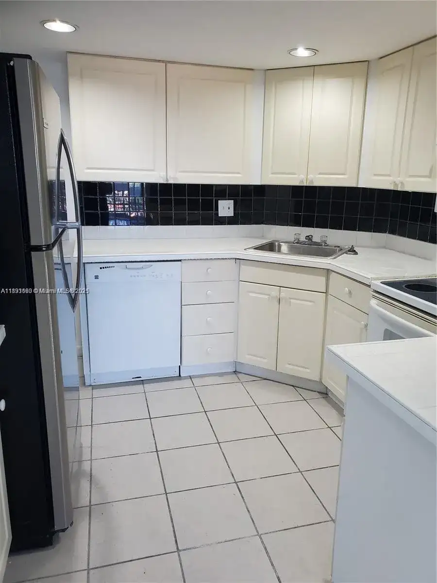 3301 SPANISH MOSS TE # 708, Lauderhill FL 33319 photo 2