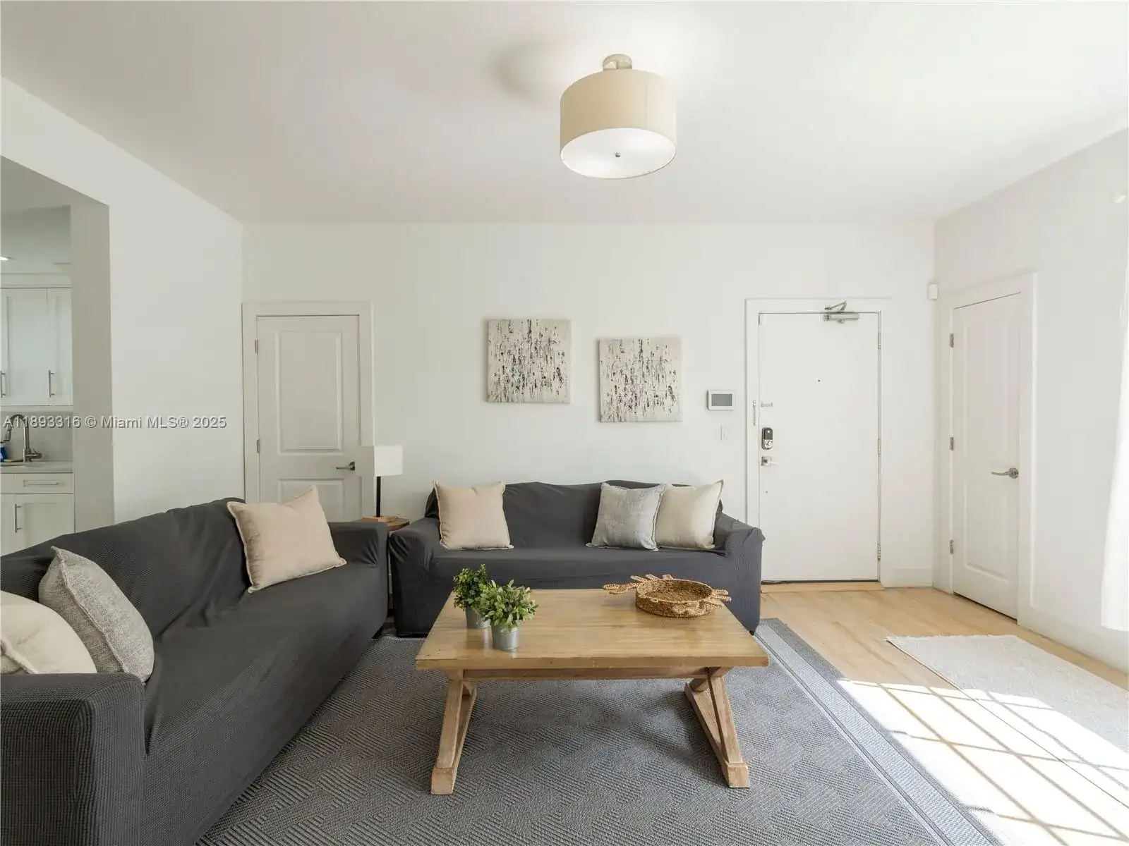 241 28th St # 1, Miami Beach FL 33140 photo 3