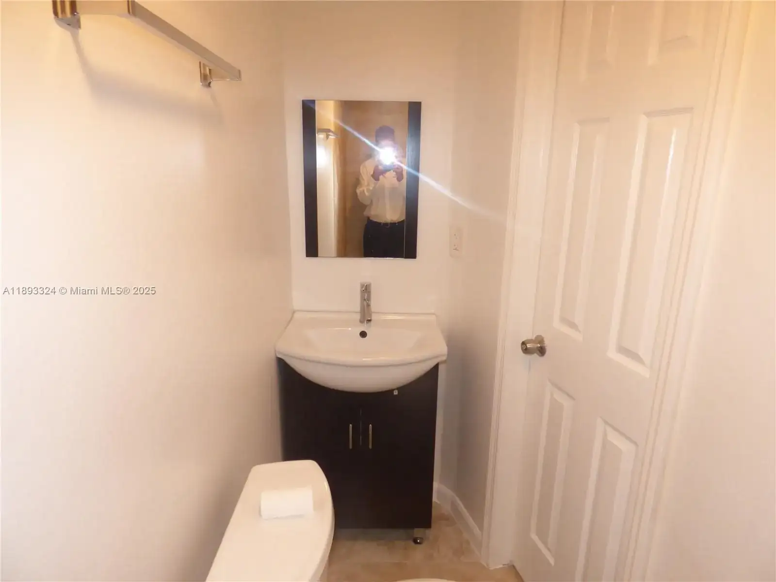 19121 NE Miami Ct # 1, Miami FL 33179 photo 2