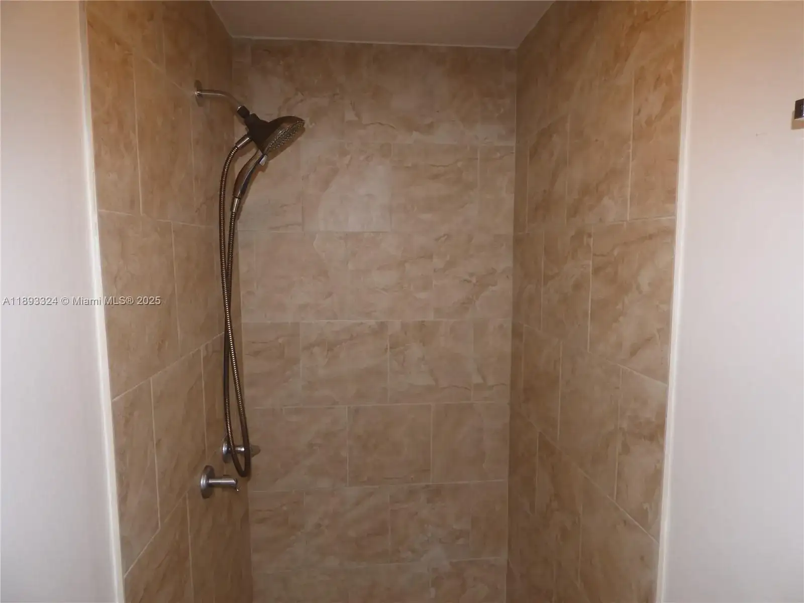 19121 NE Miami Ct # 1, Miami FL 33179 photo 3