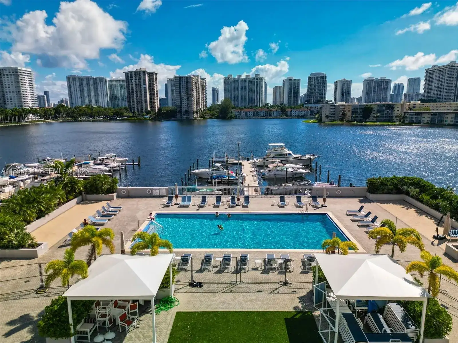 18011 Biscayne Blvd # 902, Aventura FL 33160 photo 2