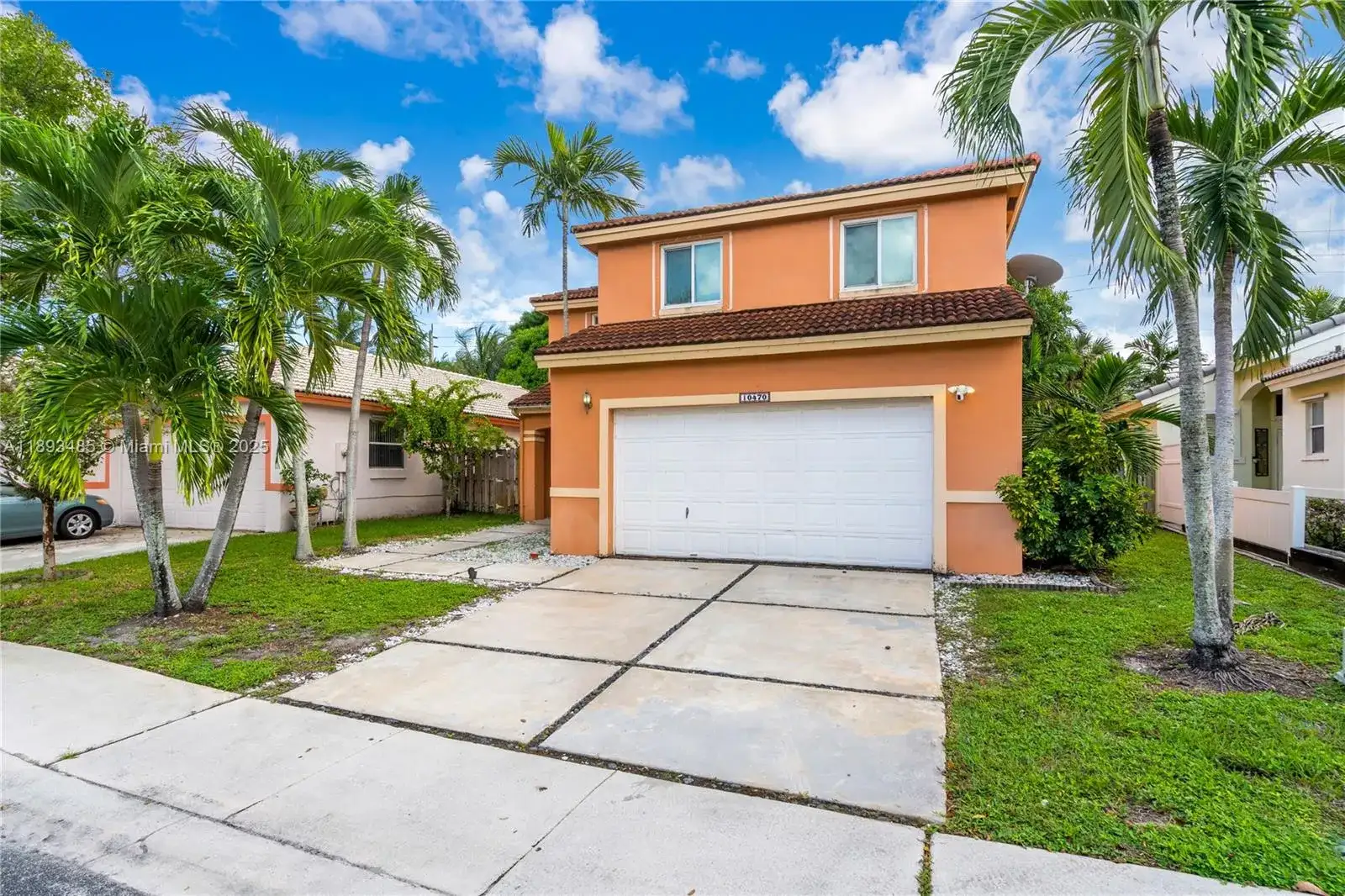 10470 SW 16th St, Pembroke Pines FL 33025 photo 2