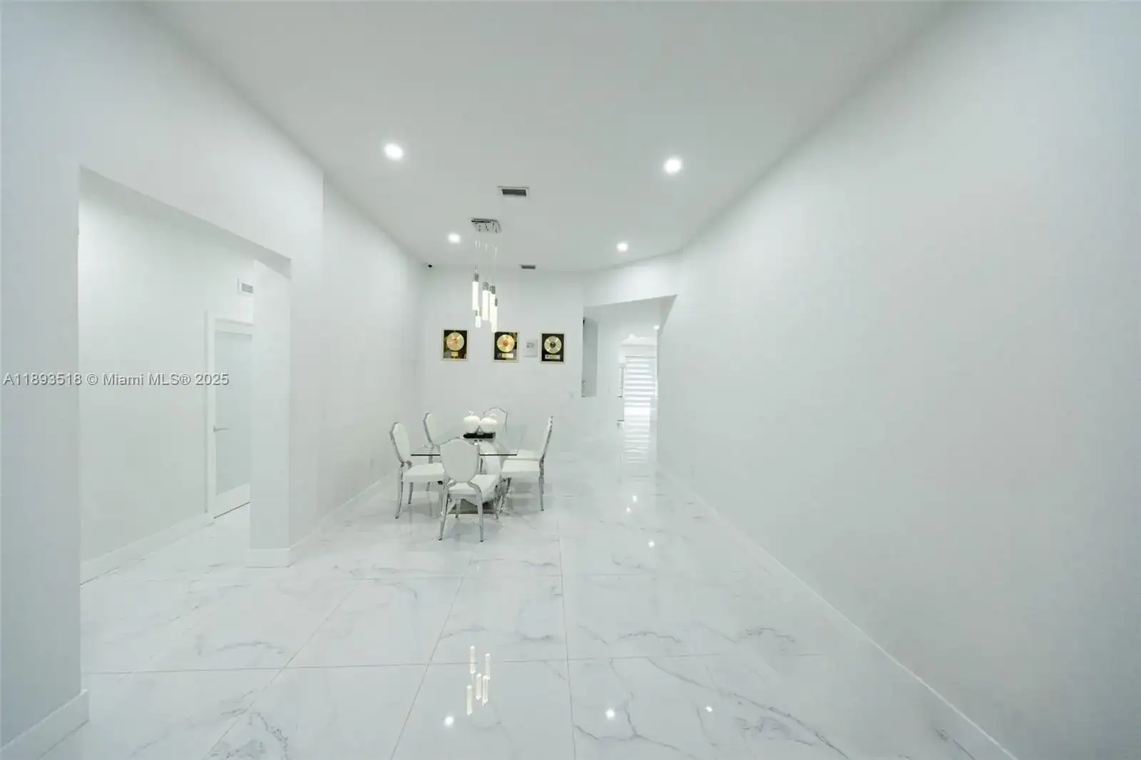 2122 NE 39th Ter, Homestead FL 33033 photo 4