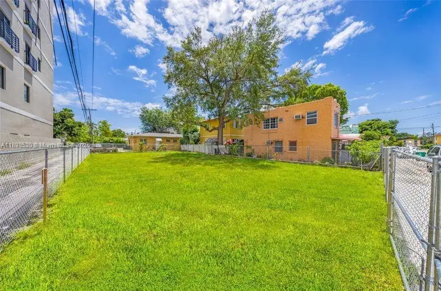 129 SW 21st Ave, Miami FL 33135 photo 5