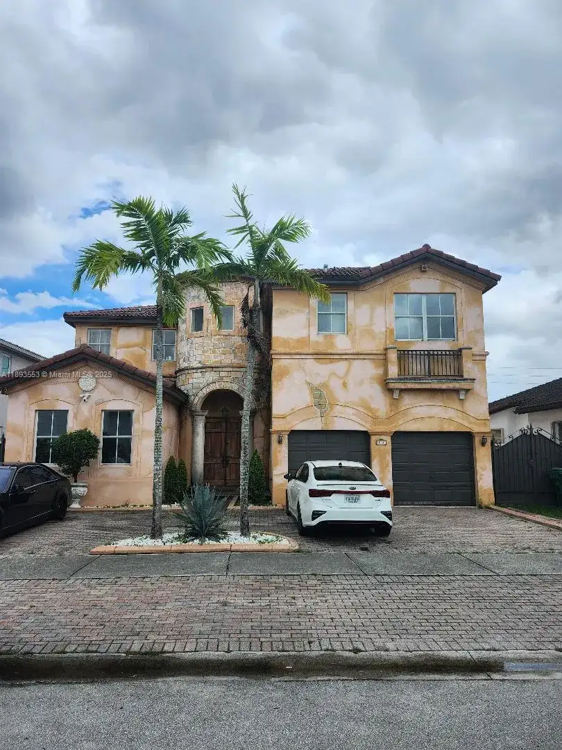 18031 NW 87th Ct, Hialeah FL 33018 photo 2