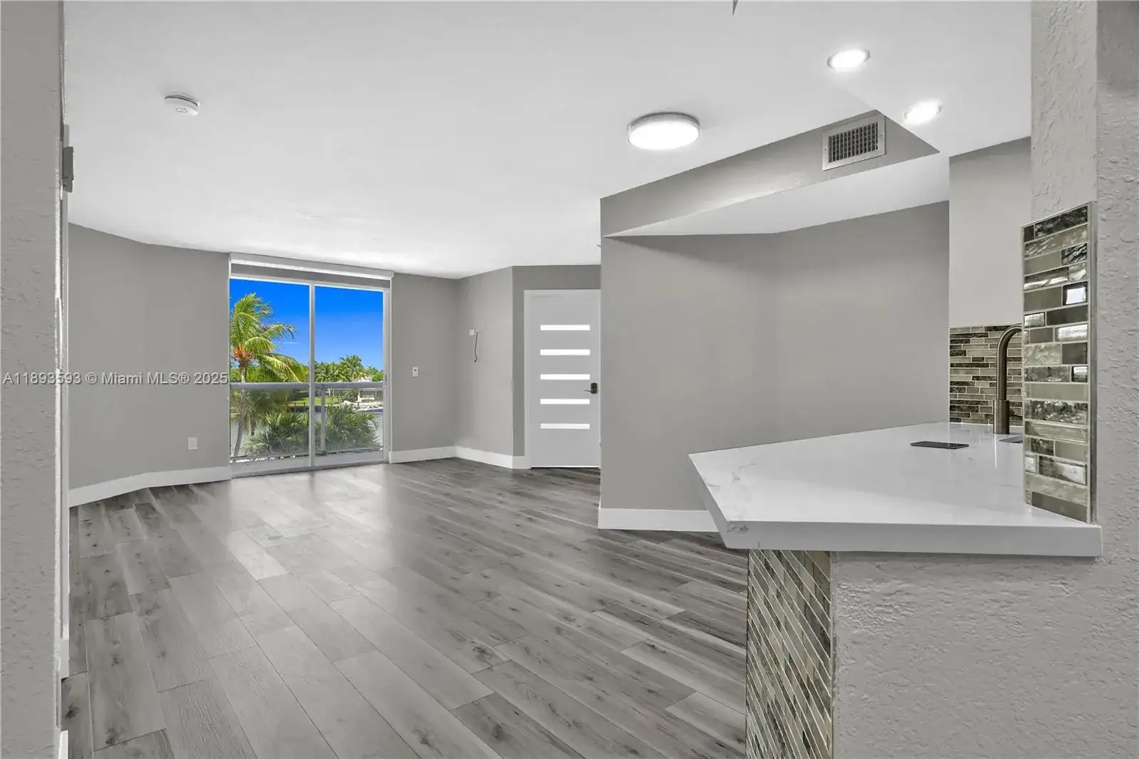 5880 Collins Ave # 403, Miami Beach FL 33140 photo 2
