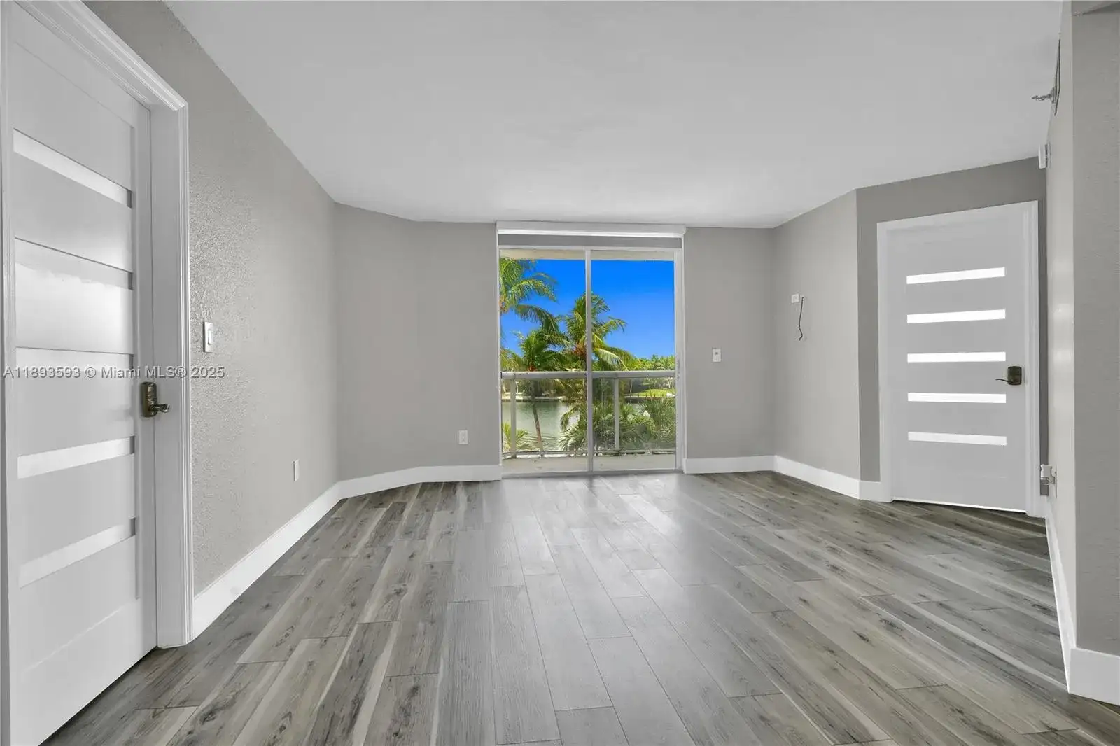 5880 Collins Ave # 403, Miami Beach FL 33140 photo 4