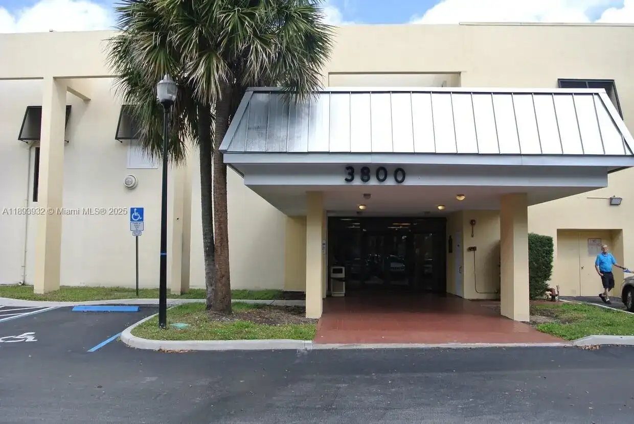 3800 W Broward Blvd, Plantation FL 33312 photo 4