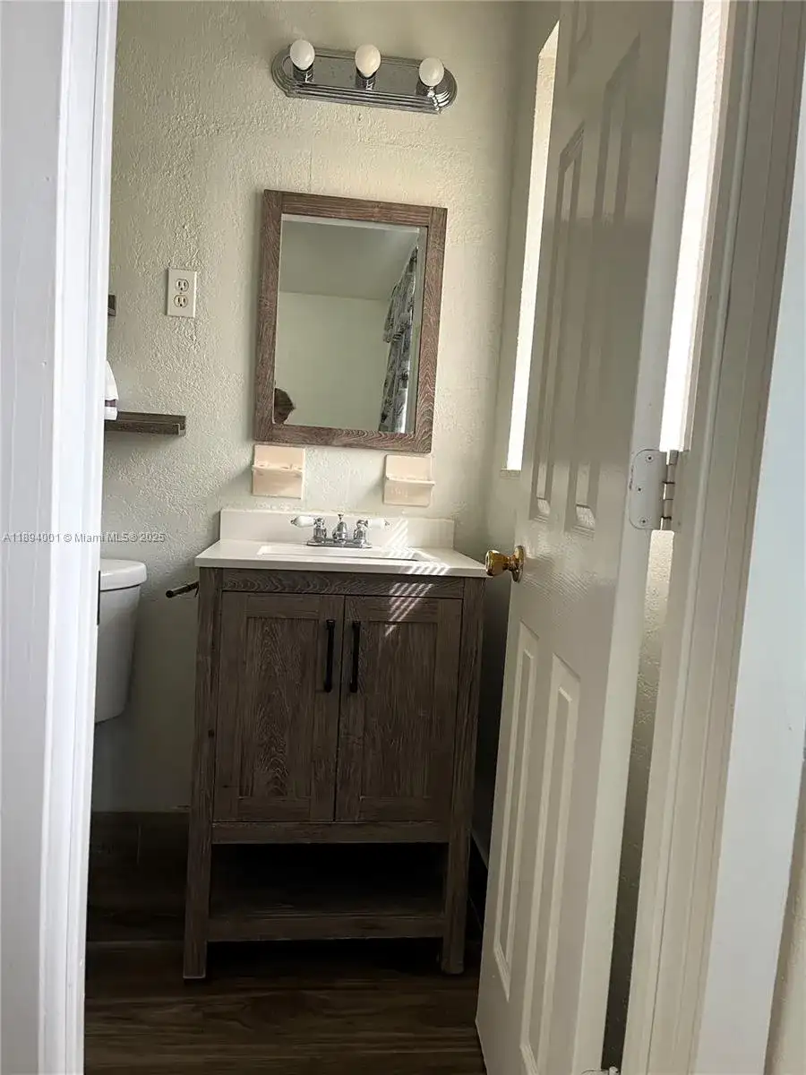 18920 NW 31st Ave, Miami Gardens FL 33056 photo 5