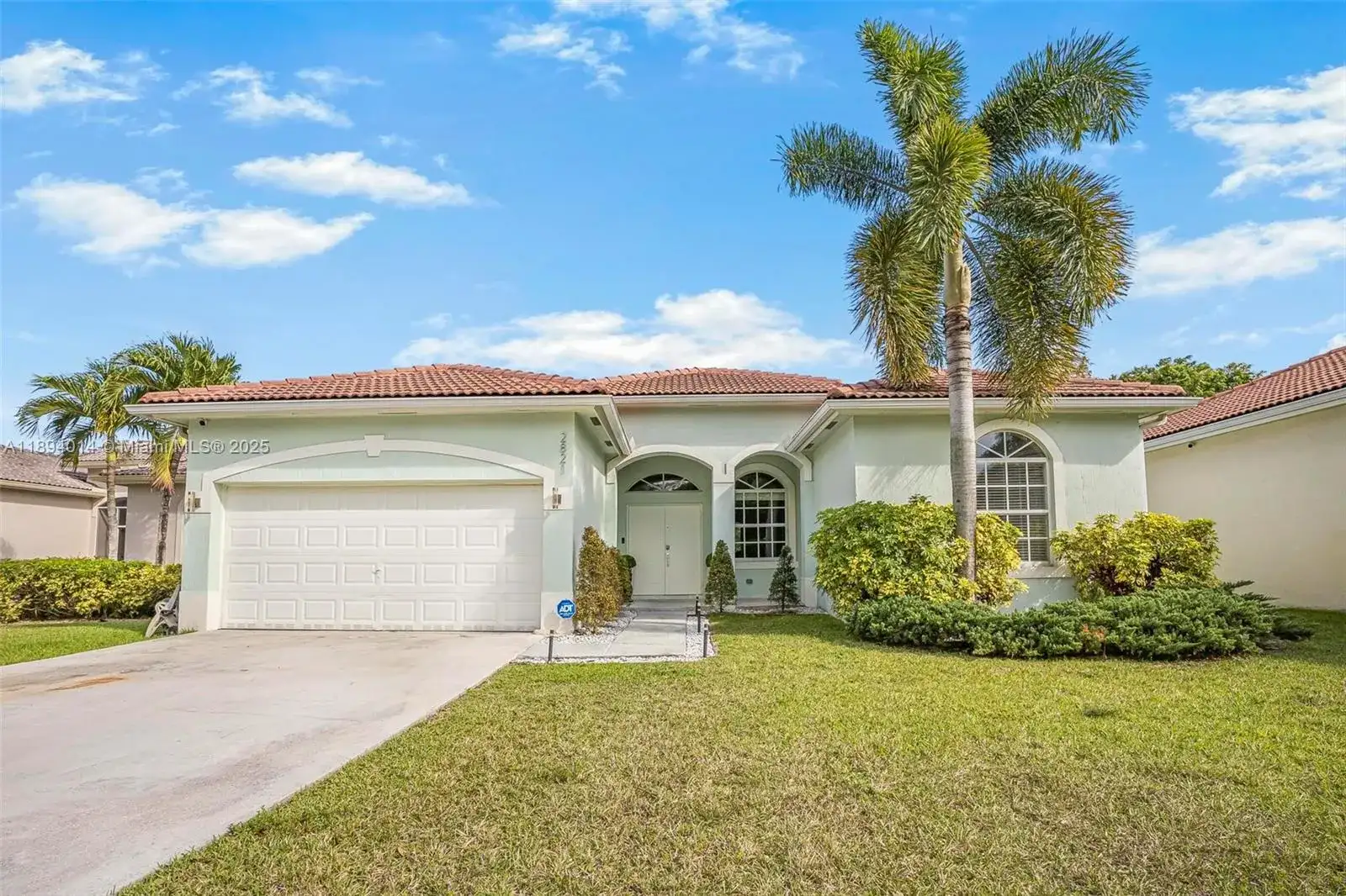 2821 Augusta Dr, Homestead FL 33035 photo 2
