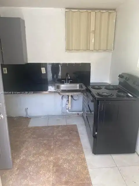 1530 NE 180th St, North Miami Beach FL 33162 photo 2