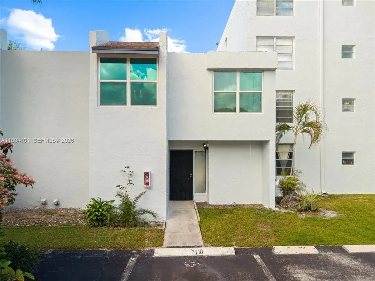 9450 Live Oak Pl # 109, Davie FL 33324 photo 2