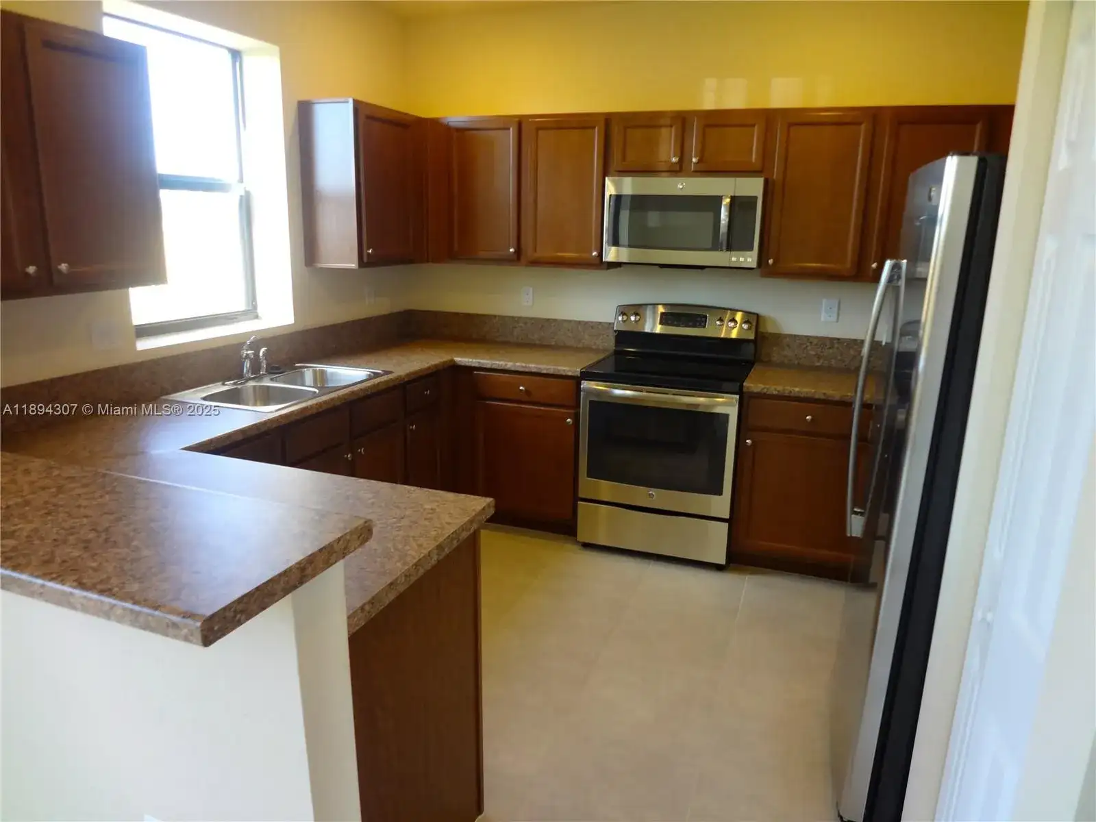 11756 SW 238th St, Miami FL 33032 photo 2