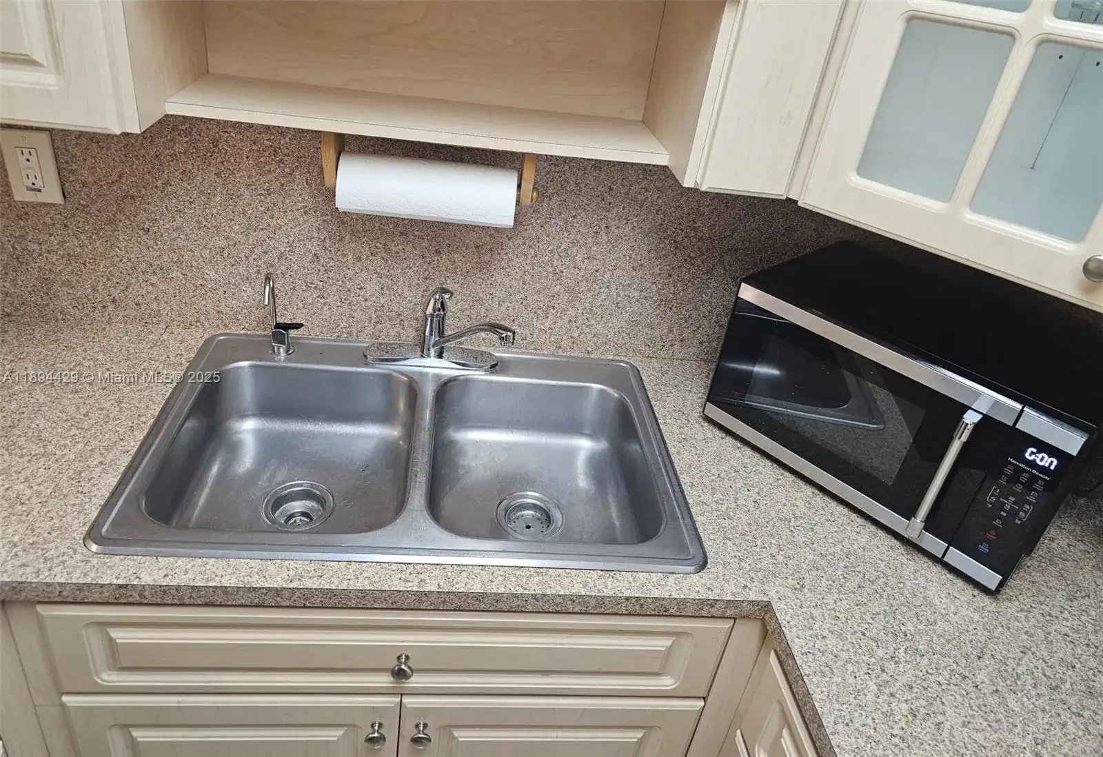 1555 W 44th Pl # 221B, Hialeah FL 33012 photo 4