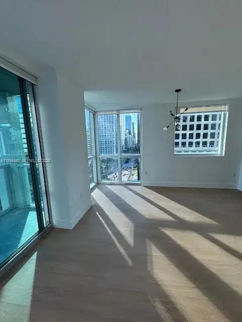 500 Brickell Ave # 1502, Miami FL 33131 photo 2