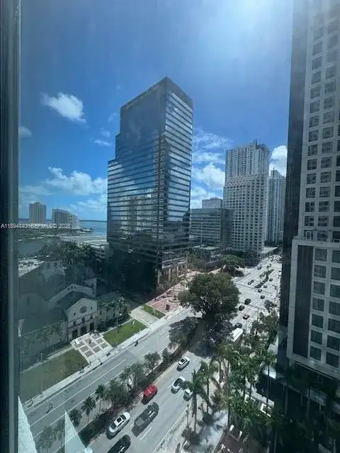 500 Brickell Ave # 1502, Miami FL 33131 photo 5