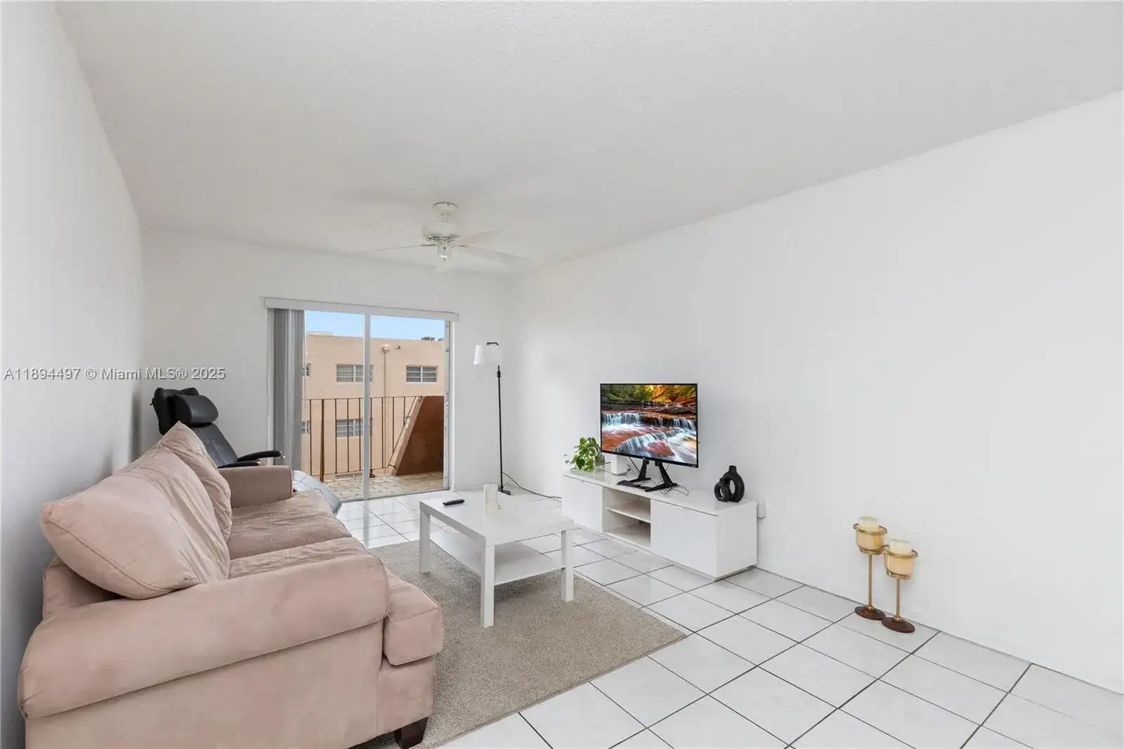1630 W 46th St # 514B, Hialeah FL 33012 photo 3