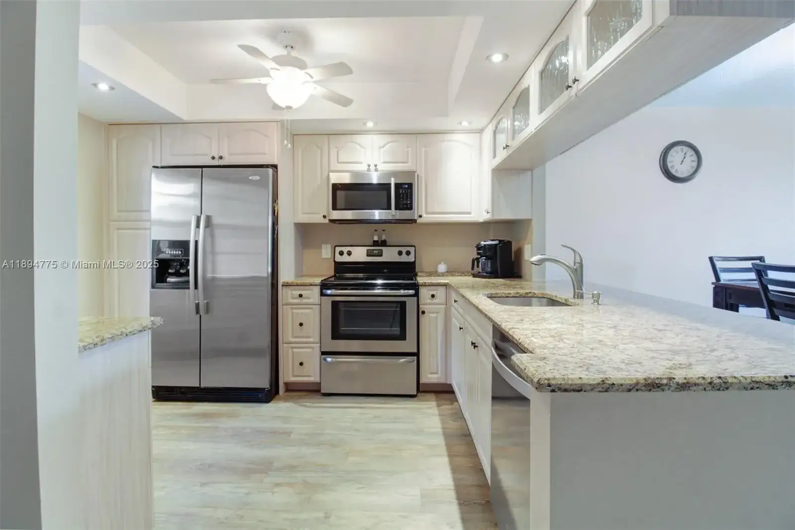 605 Oaks Dr # 305, Pompano Beach FL 33069 photo 3