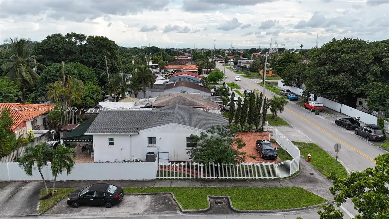 3495 W 2nd Ave, Hialeah FL 33012 photo 2