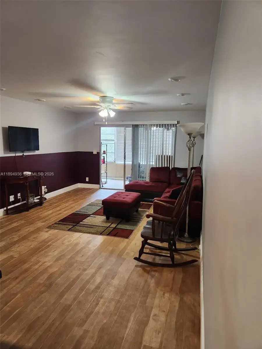 2202 Lucaya Bnd # L3, Coconut Creek FL 33066 photo 4