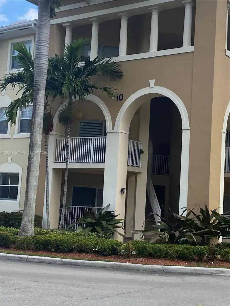 8800 NW 107th Ct # 218, Doral FL 33178 photo 3