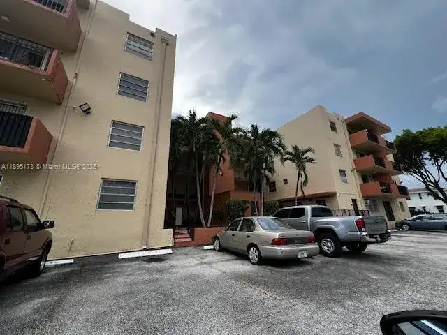 677 SW 9th Ave # 205, Miami FL 33130 photo 2