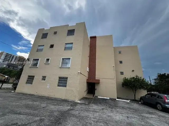 677 SW 9th Ave # 205, Miami FL 33130 photo 3