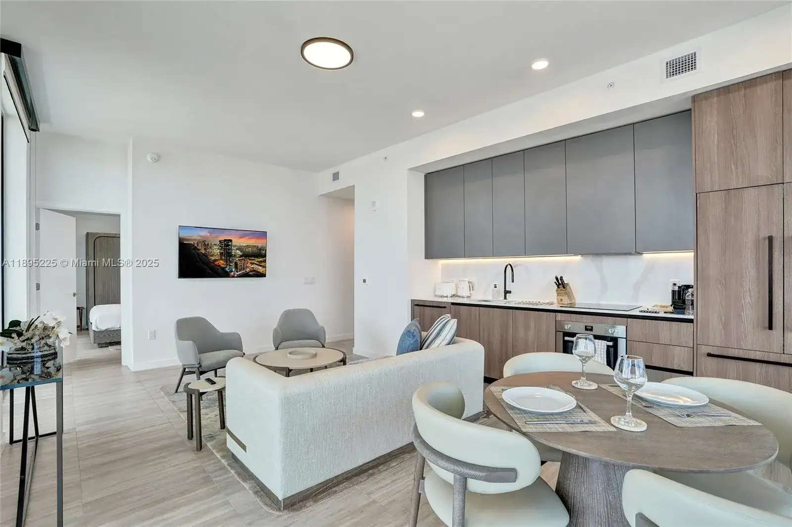 580 72nd street # 2102, Miami Beach FL 33141 photo 5