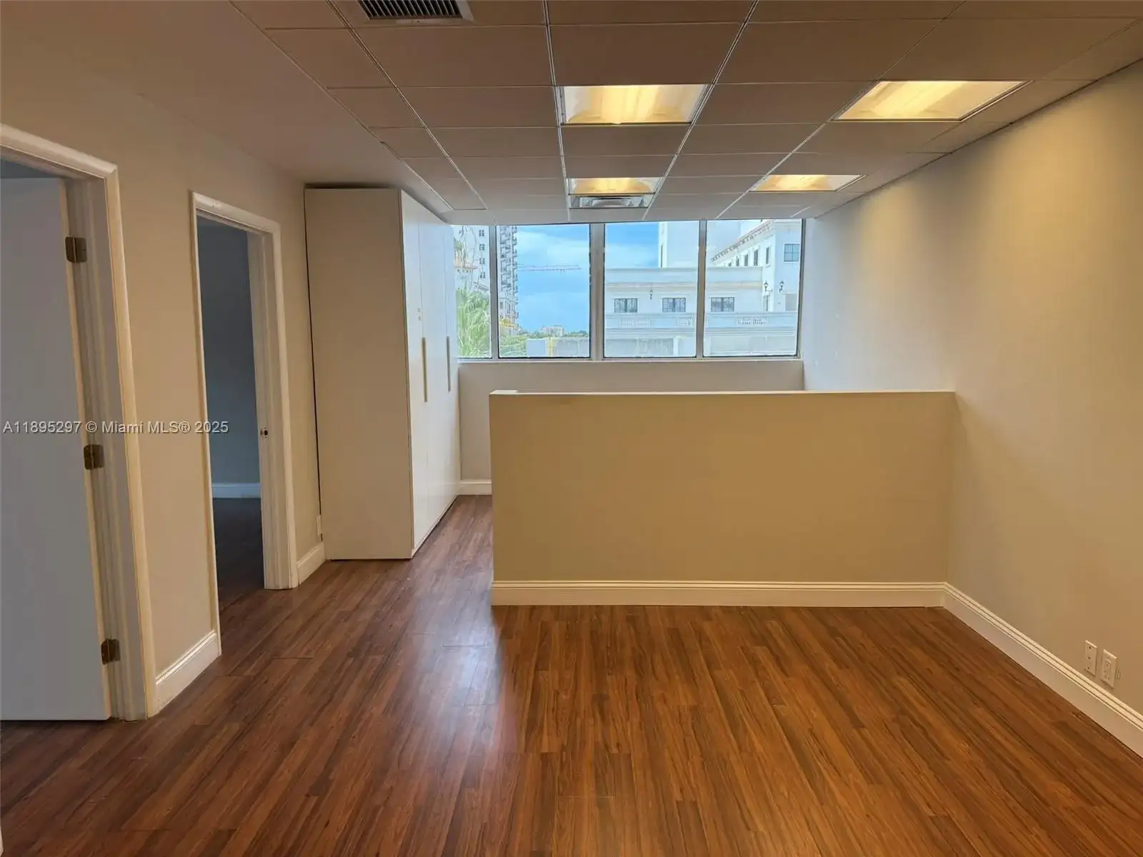 299 Alhambra Cir # 510, Coral Gables FL 33134 photo 3