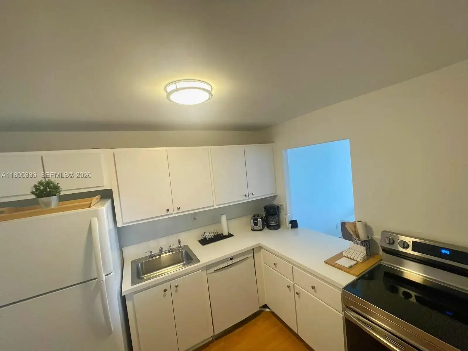 800 Parkview Dr # 605, Hallandale Beach FL 33009 photo 5