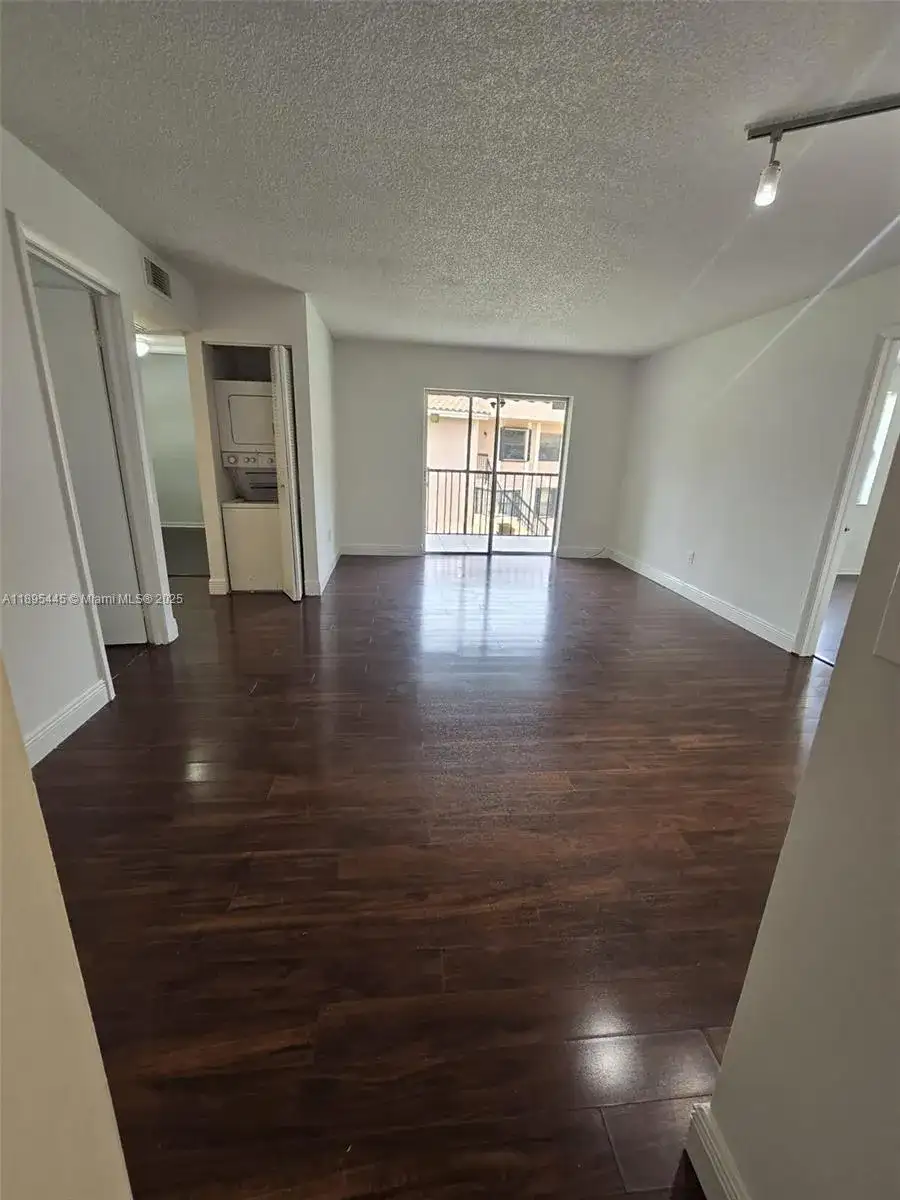 9808 Hammocks Blvd # 23, Miami FL 33196 photo 2