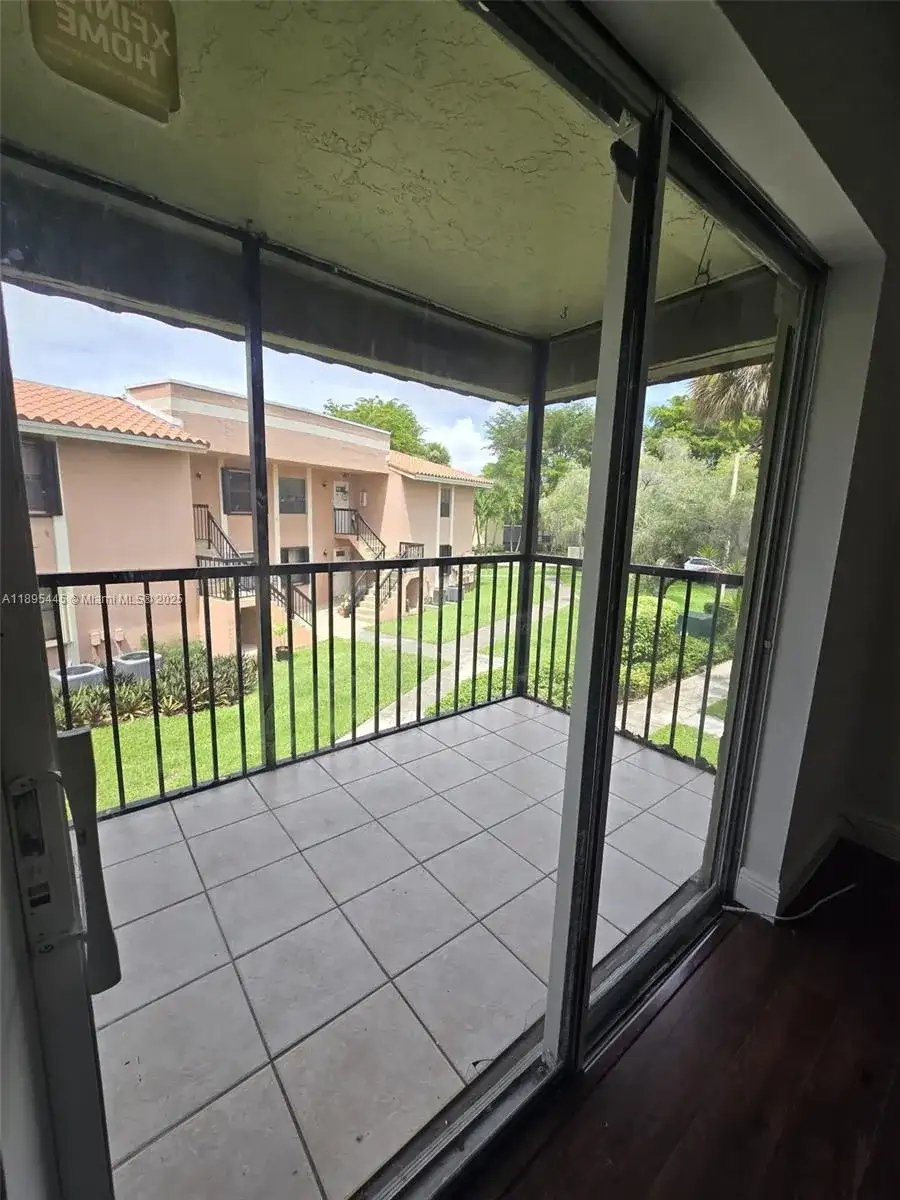 9808 Hammocks Blvd # 23, Miami FL 33196 photo 5