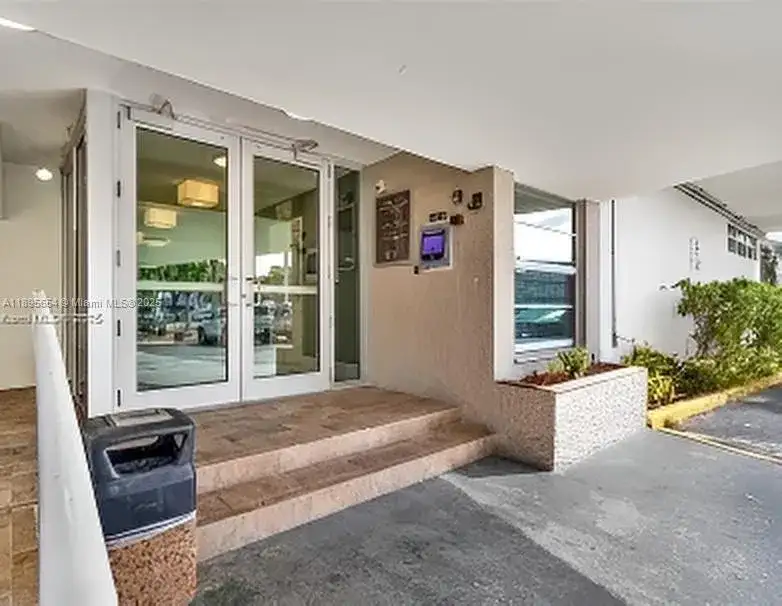 13155 Ixora Ct # 603, North Miami FL 33181 photo 3
