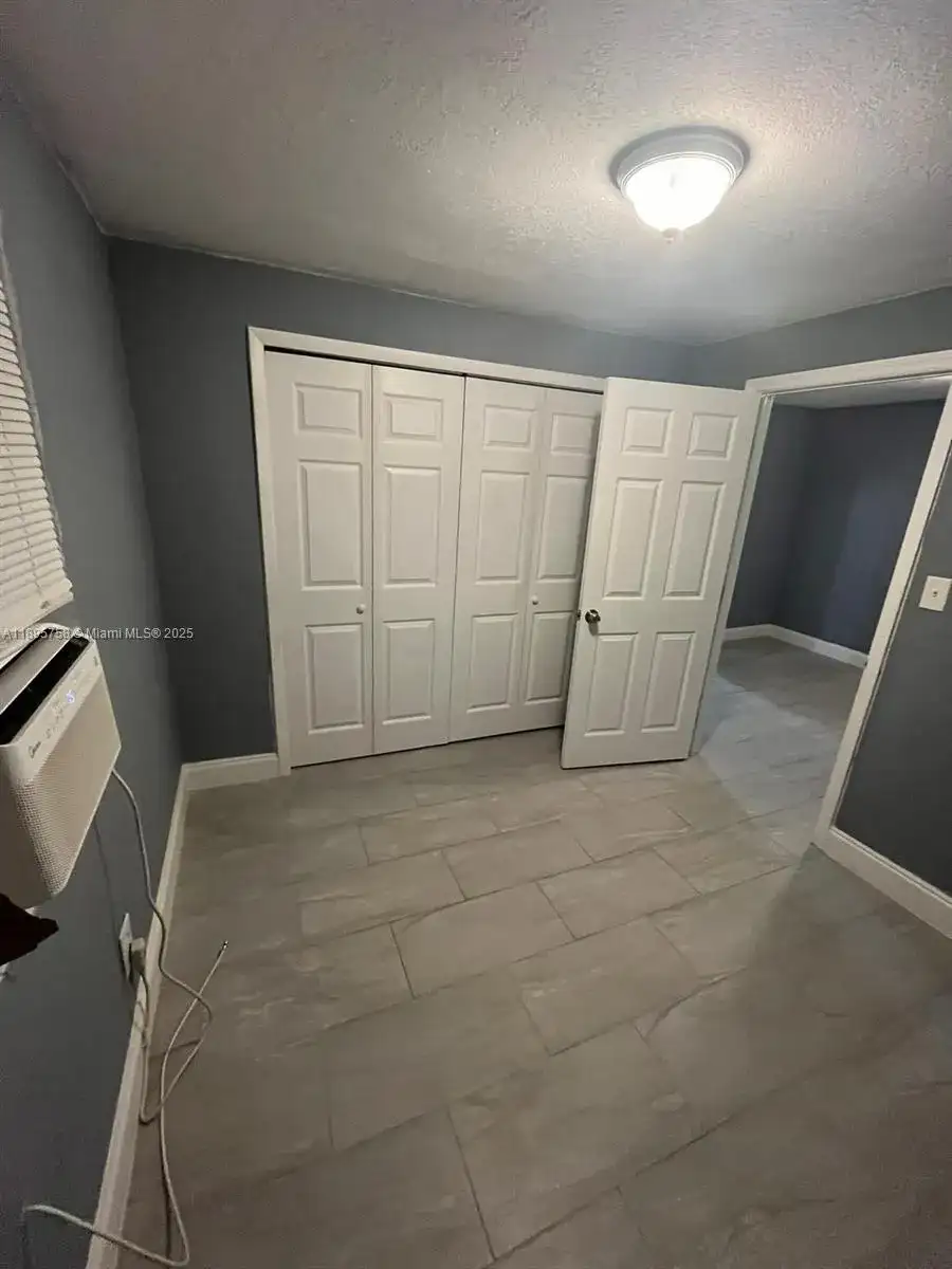 1279 NW 9th Ave, Florida City FL 33034 photo 4