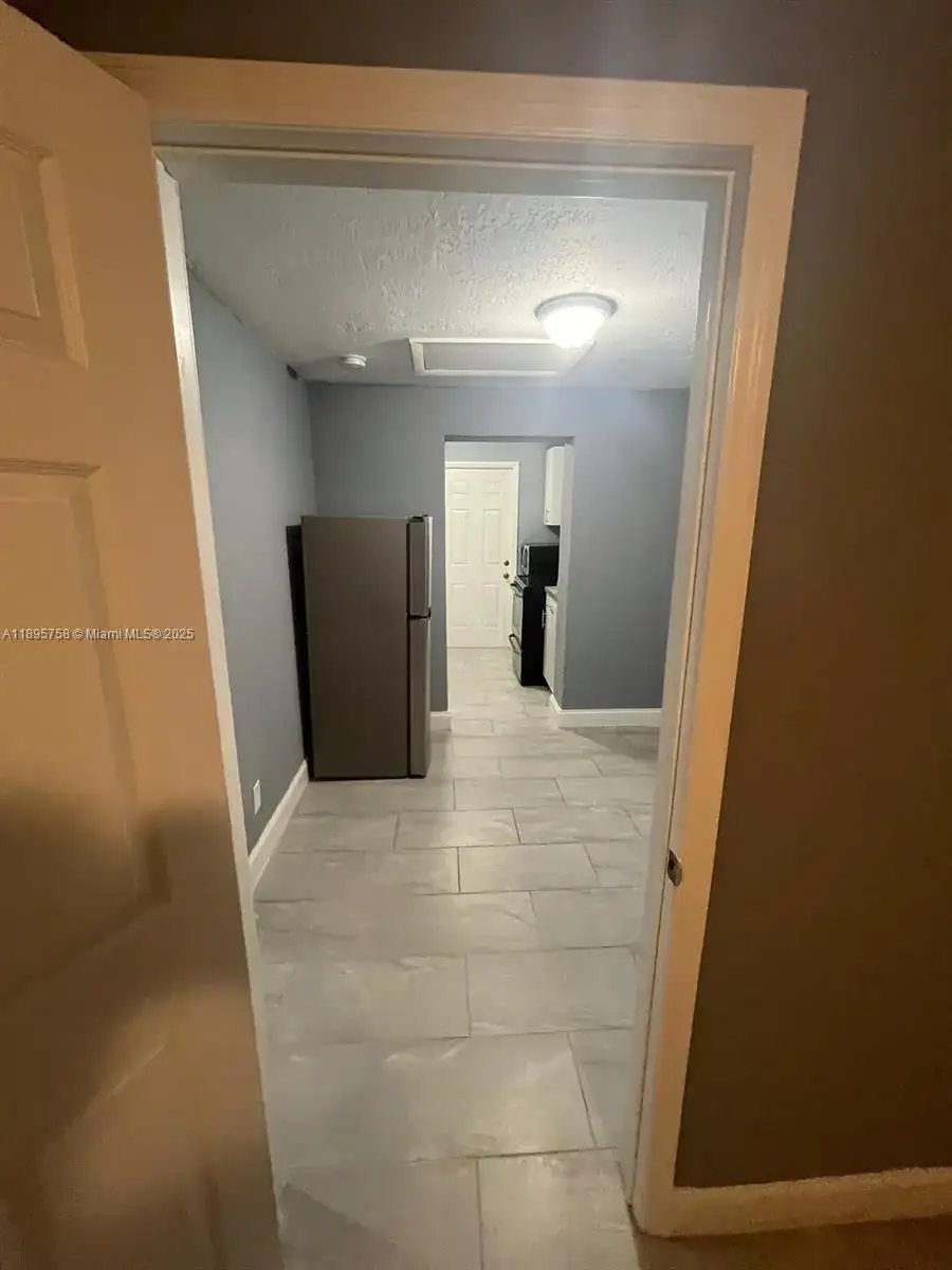 1279 NW 9th Ave, Florida City FL 33034 photo 5
