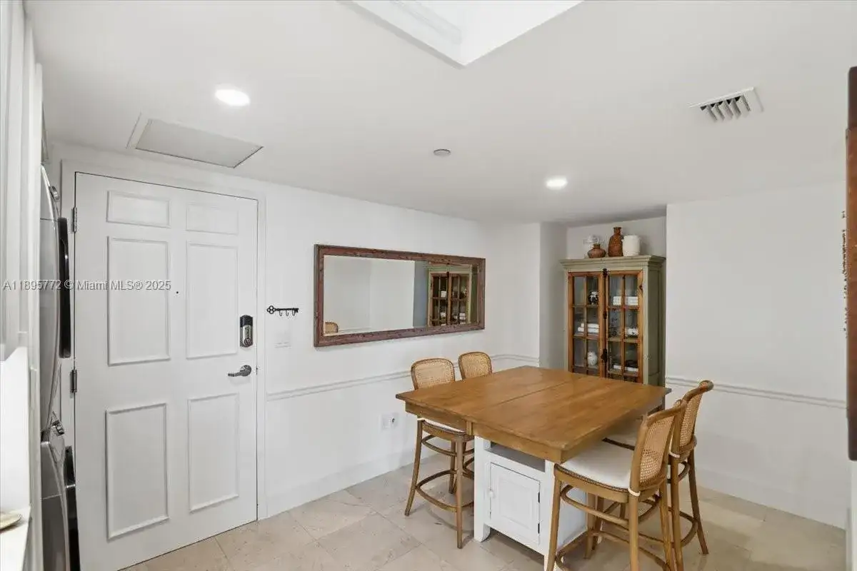 350 S Miami Ave # 1205, Miami FL 33130 photo 4