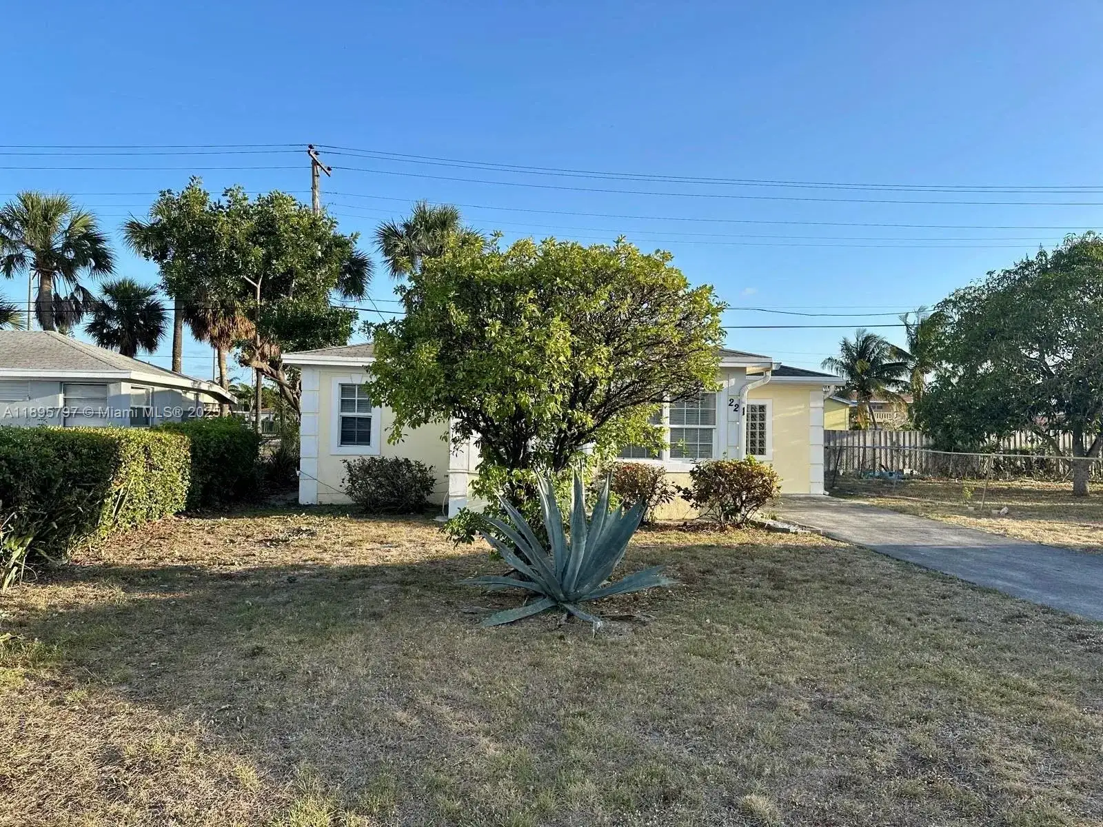 221 W 27th St # 221, Riviera Beach FL 33404 photo 2